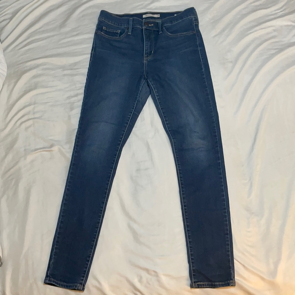 Levi’s Women’s Shaping Skinny Jeans Size 28